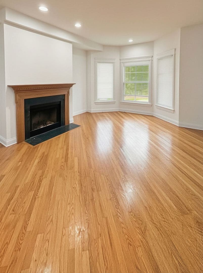 Chicago Apartment: 1657 W. Wrightwood Ave