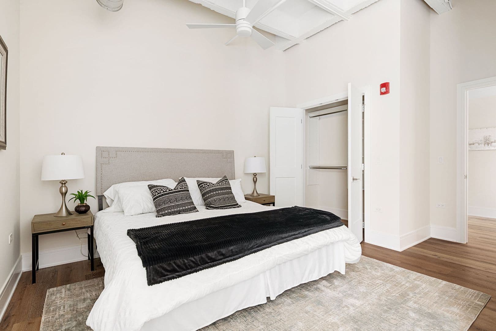 Chicago Apartment: 1610 North Normandy Avenue