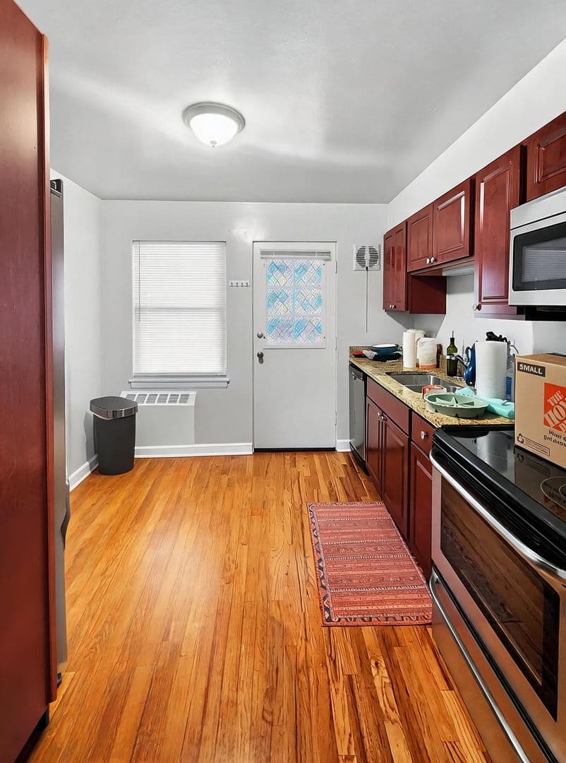 Chicago Apartment: 2104-24 W. Foster Ave