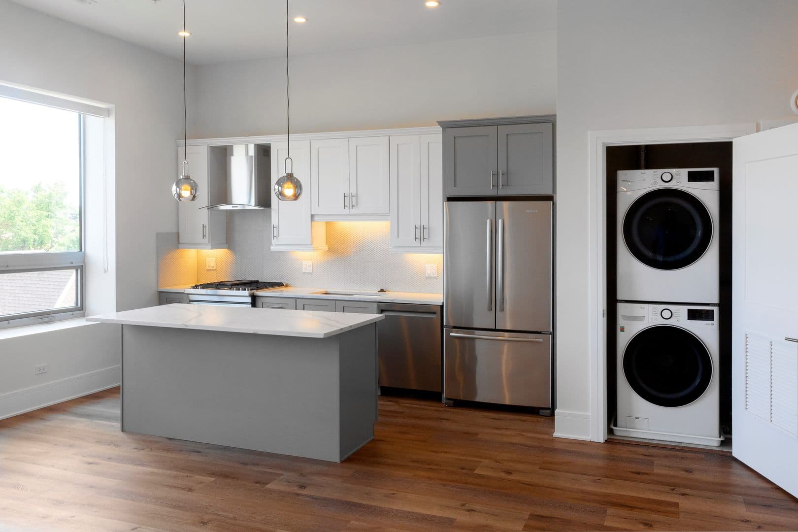 Chicago Apartment: 1610 North Normandy Avenue
