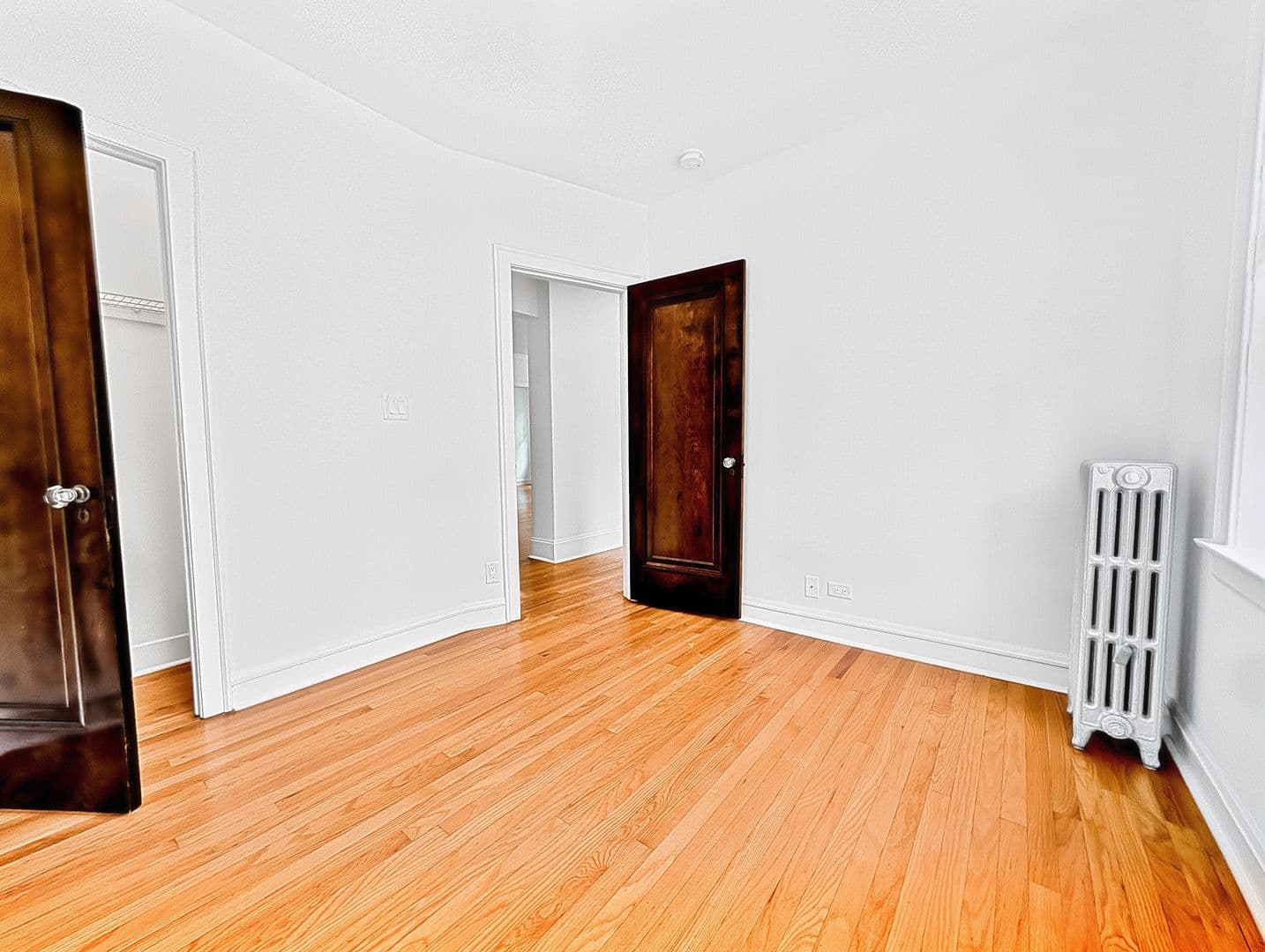 Chicago Apartment: 6638 N. Glenwood