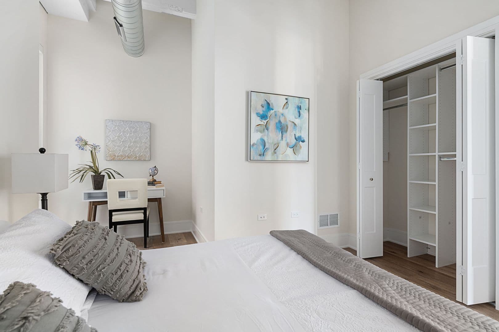 Chicago Apartment: 1610 North Normandy Avenue