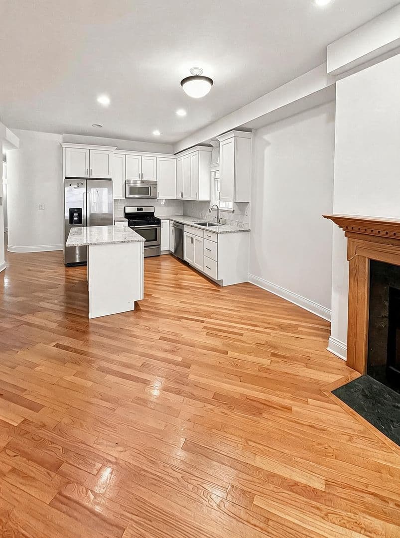 Chicago Apartment: 1657 W. Wrightwood Ave