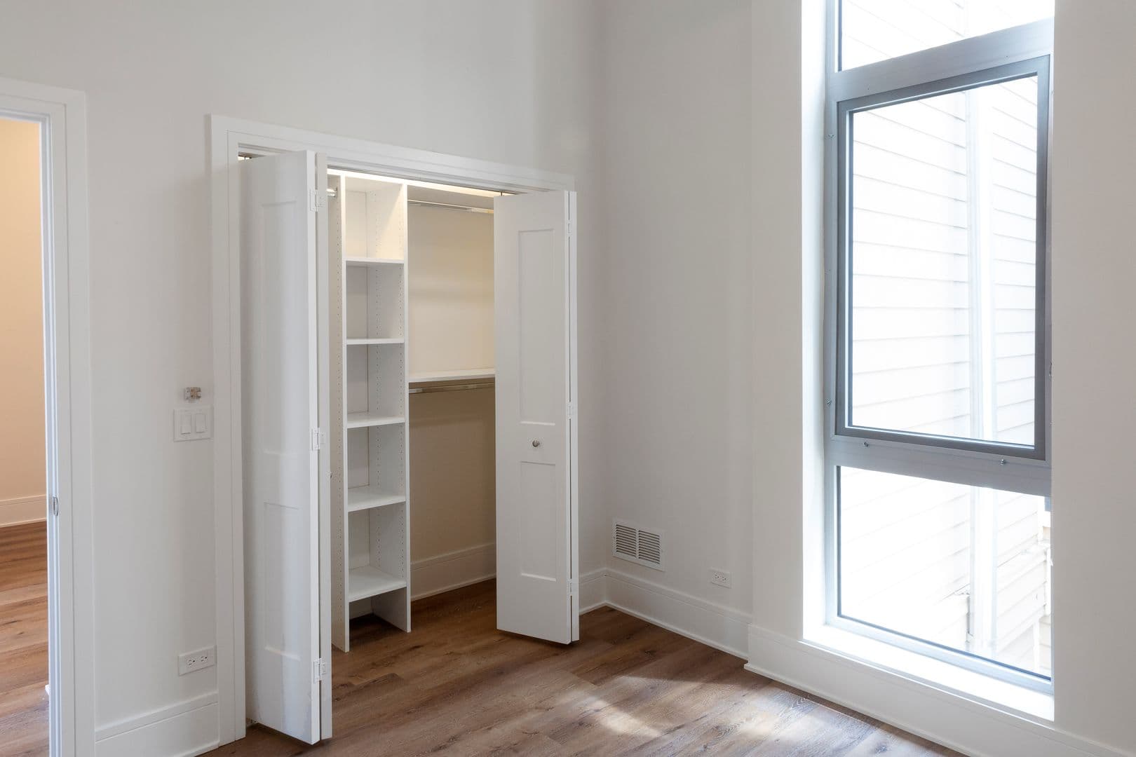 Chicago Apartment: 1610 North Normandy Avenue