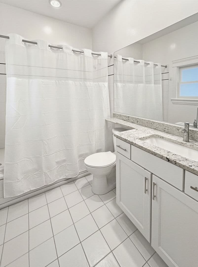 Chicago Apartment: 1657 W. Wrightwood Ave