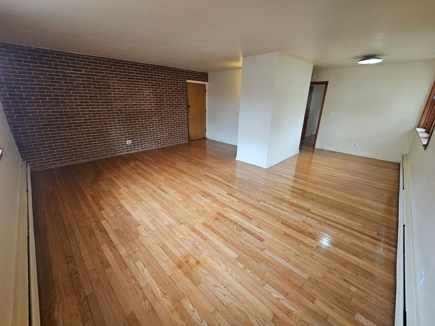 Evanston Apartment: 2725 Central St
