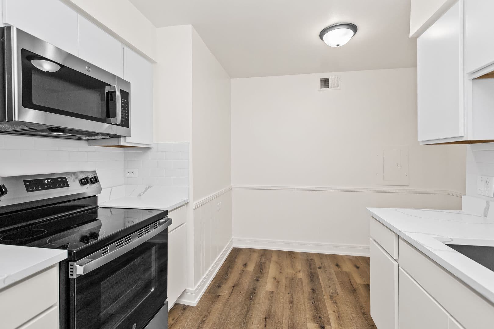 Evanston Apartment: 1100 Church St.