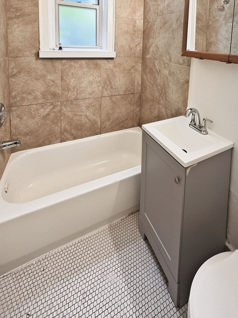 Evanston Apartment: 930-936 Judson Ave.