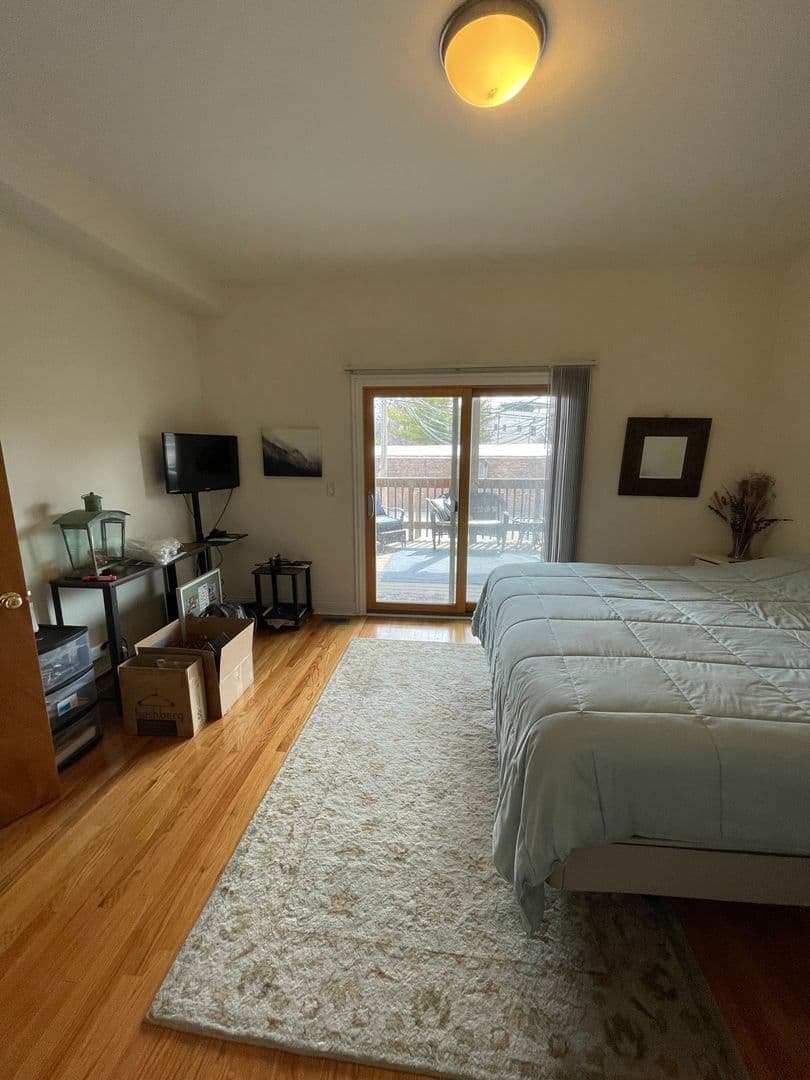 Chicago Apartment: 1657 W. Wrightwood Ave