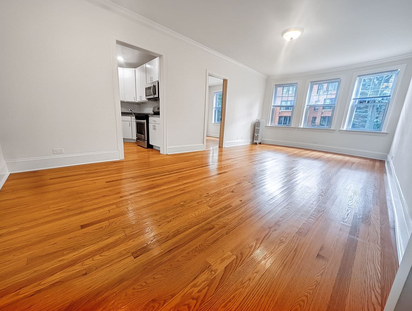 Chicago Apartment: 6638 N. Glenwood