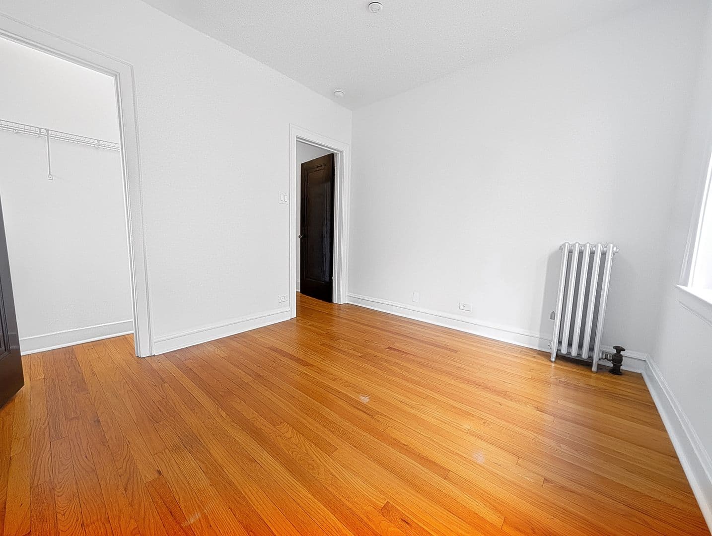 Chicago Apartment: 6638 N. Glenwood