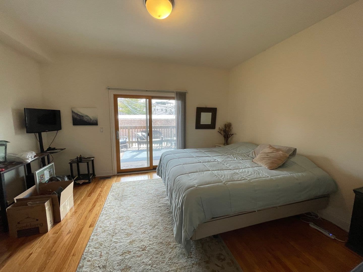 Chicago Apartment: 1657 W. Wrightwood Ave