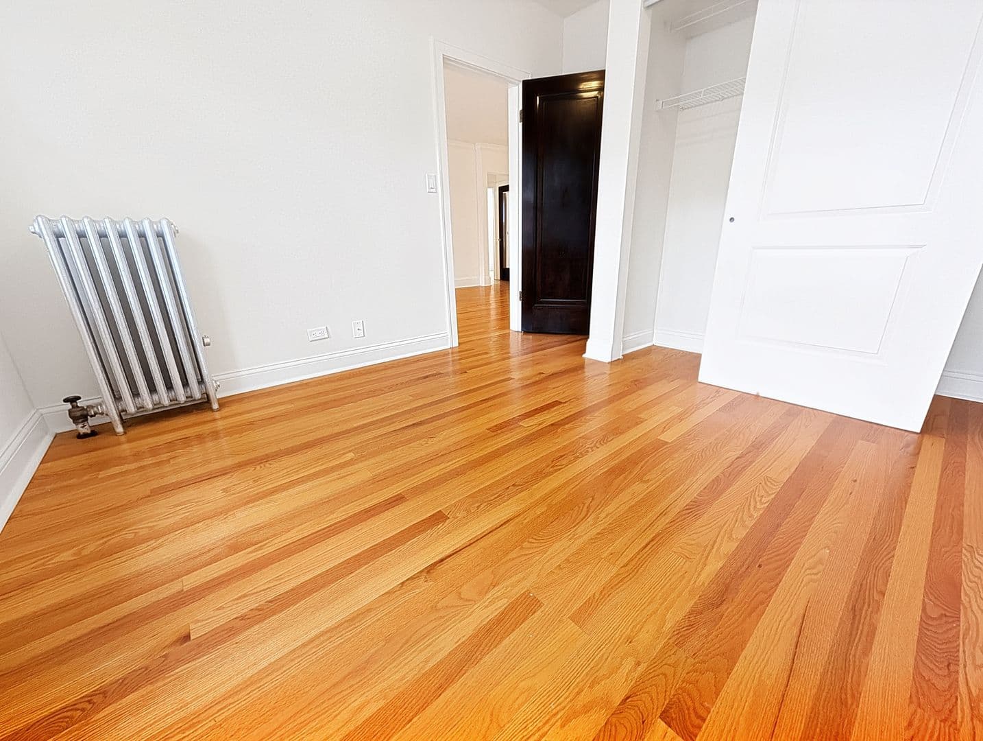 Chicago Apartment: 6638 N. Glenwood