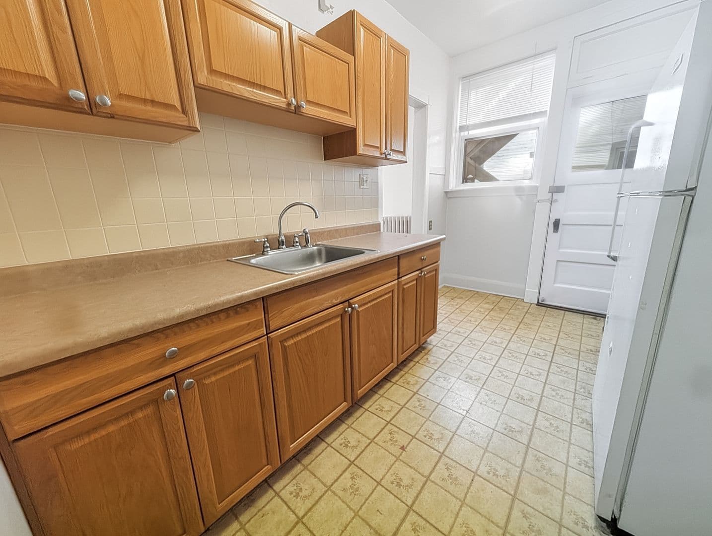 Chicago Apartment: 1304 W. Rosemont Ave