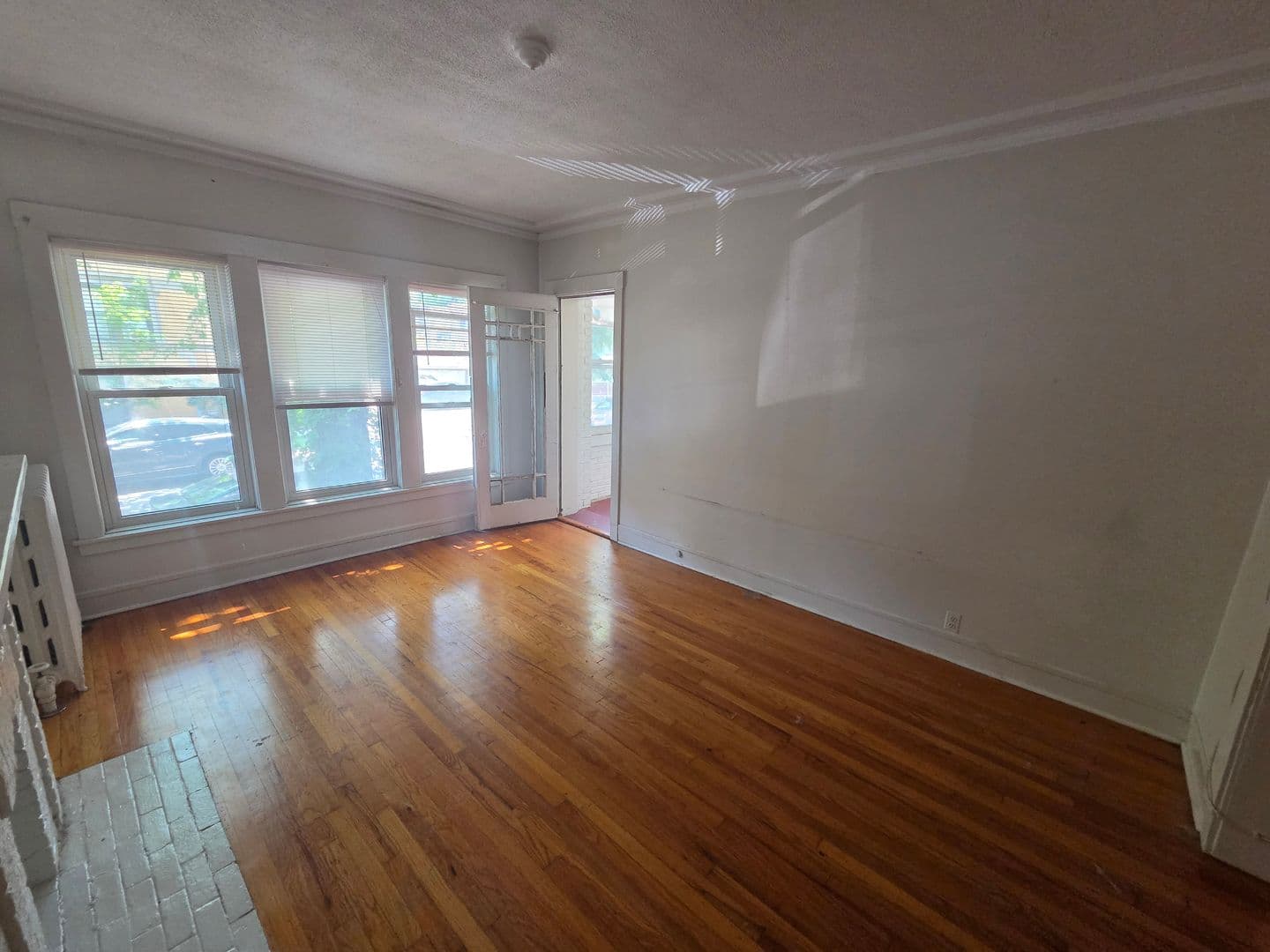 Chicago Apartment: 1308 W. Rosemont Ave