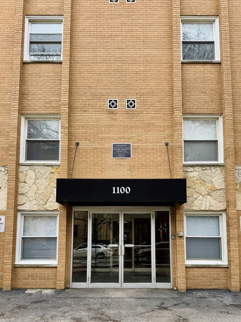 Evanston Apartment: 1100 Church St.