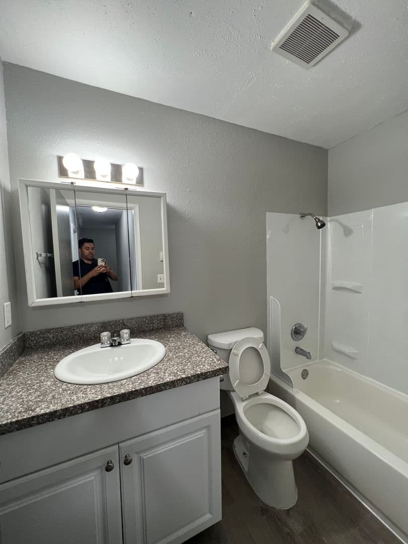 Portland Apartment: 10329 NE Prescott St.