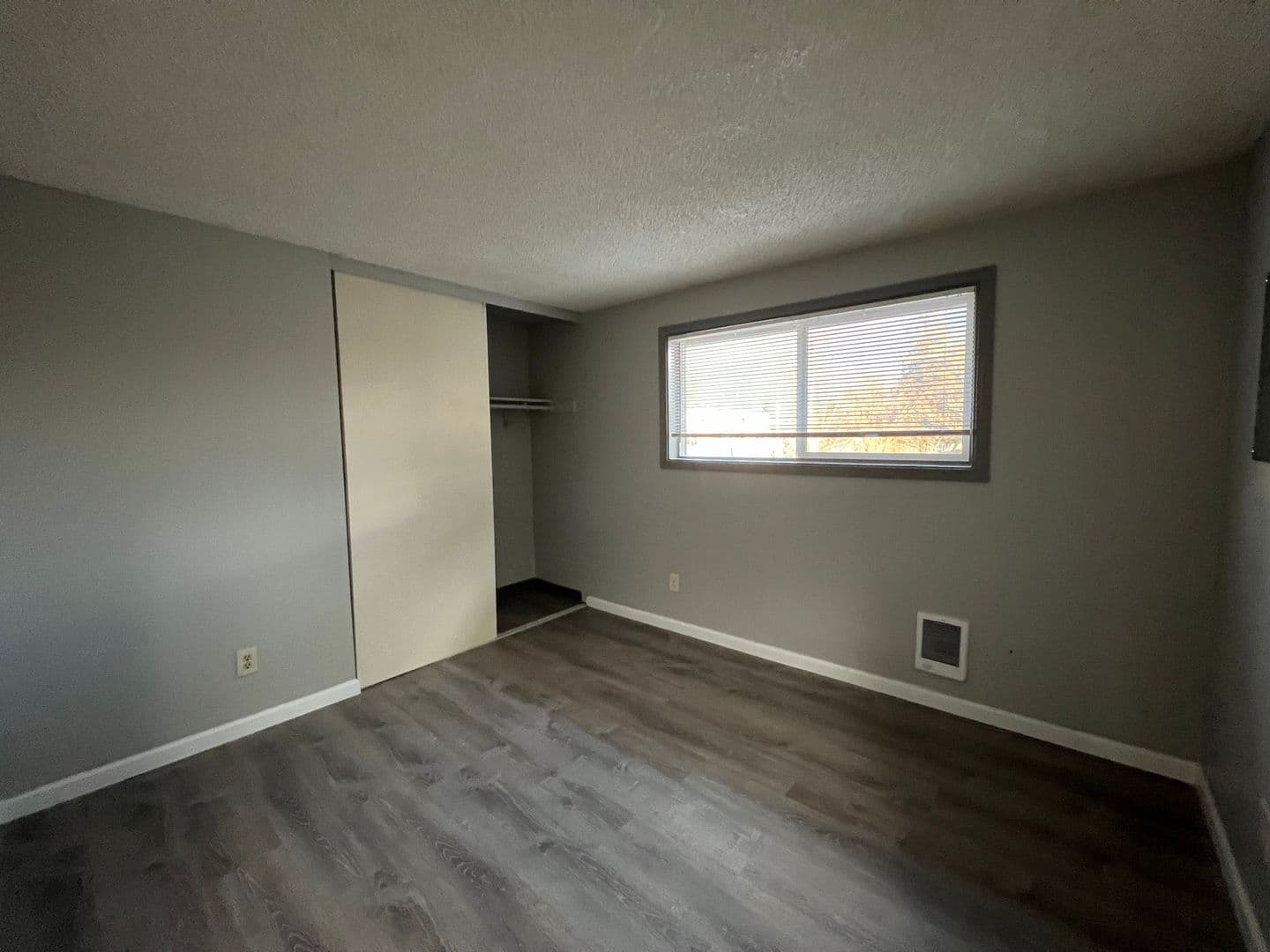 Portland Apartment: 203 SE 162nd