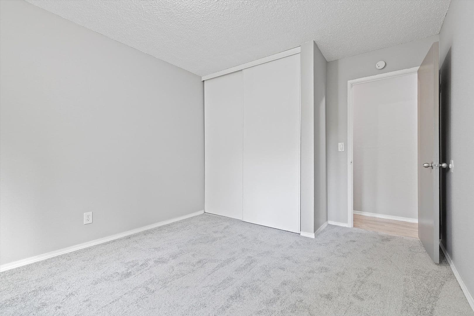 Portland Apartment: 13801-13865 SE Stark