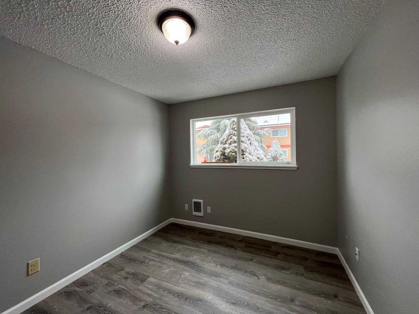Portland Apartment: 16124 SE Alder St.