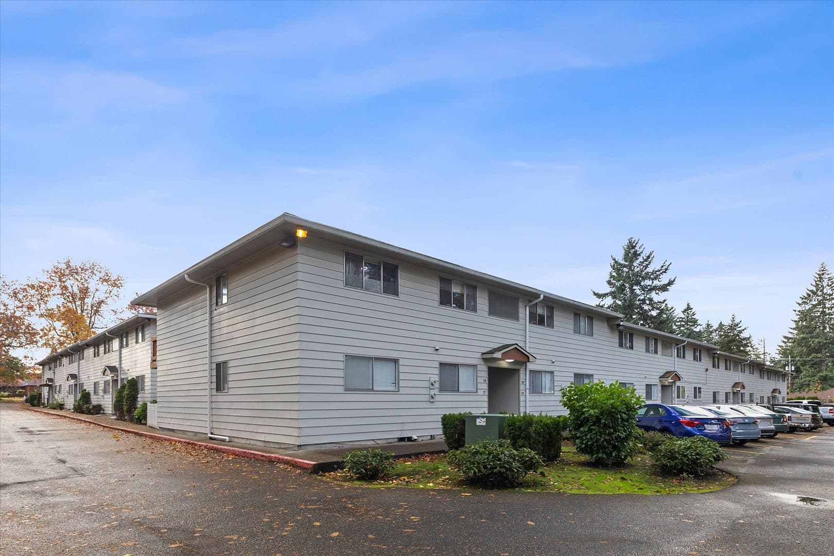 Portland Apartment: 10325 NE Hancock St.