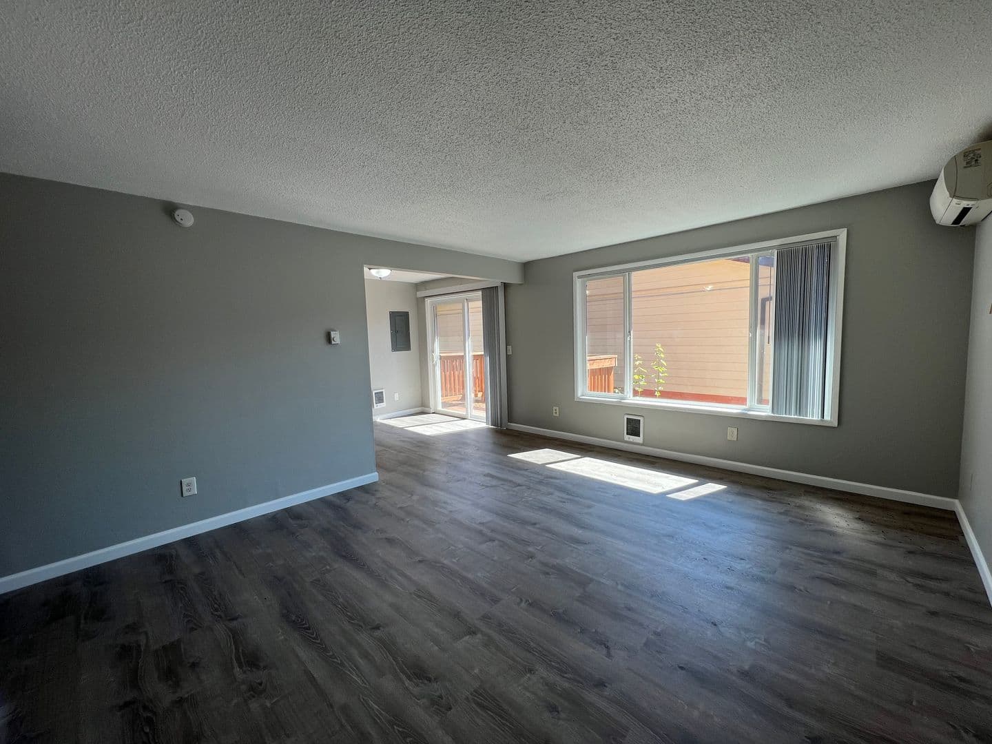 Portland Apartment: 621 NE 162nd