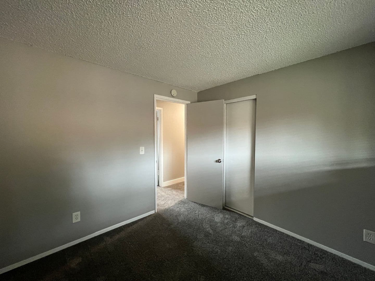 Portland Apartment: 203 SE 162nd