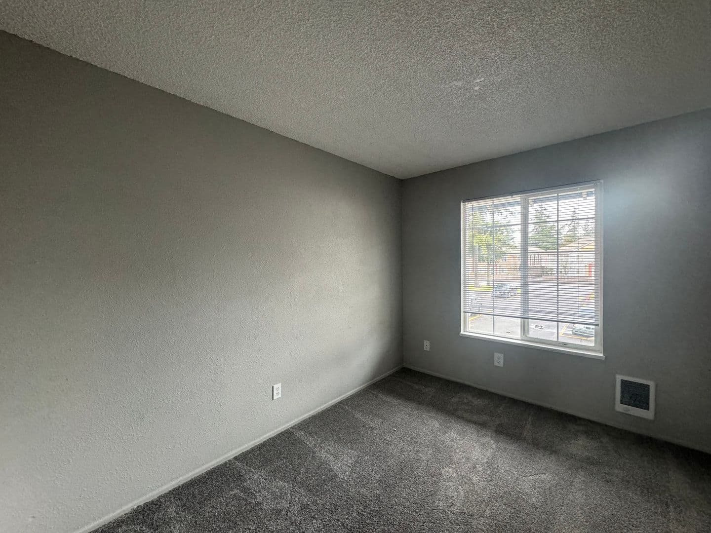 Portland Apartment: 16836 SE Stark St