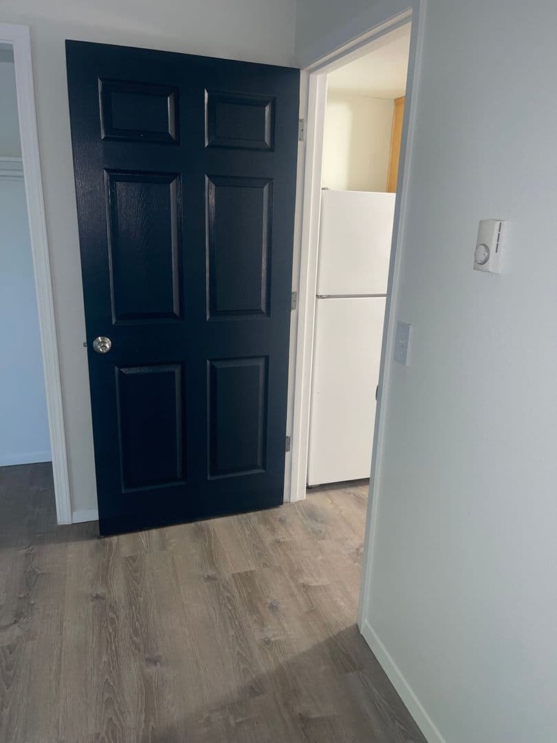 Portland Apartment: 12026 SE Ash St