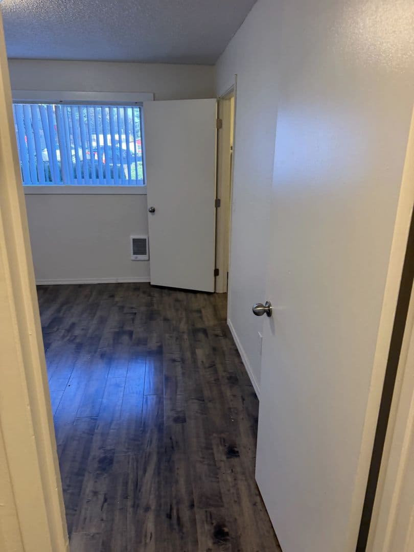 Portland Apartment: 16300 & 16400 E. Burnside St.