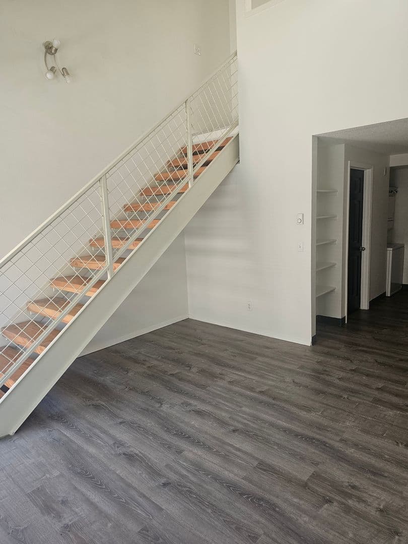 Portland Apartment: 12026 SE Ash St