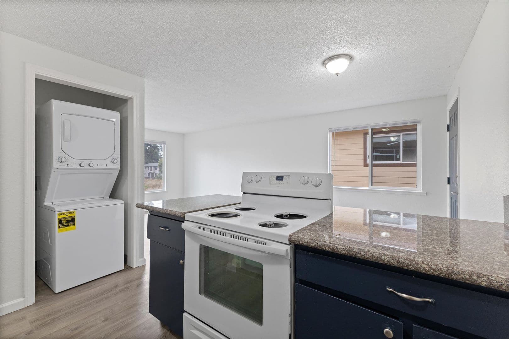 Portland Apartment: 16000 SE Alder St.