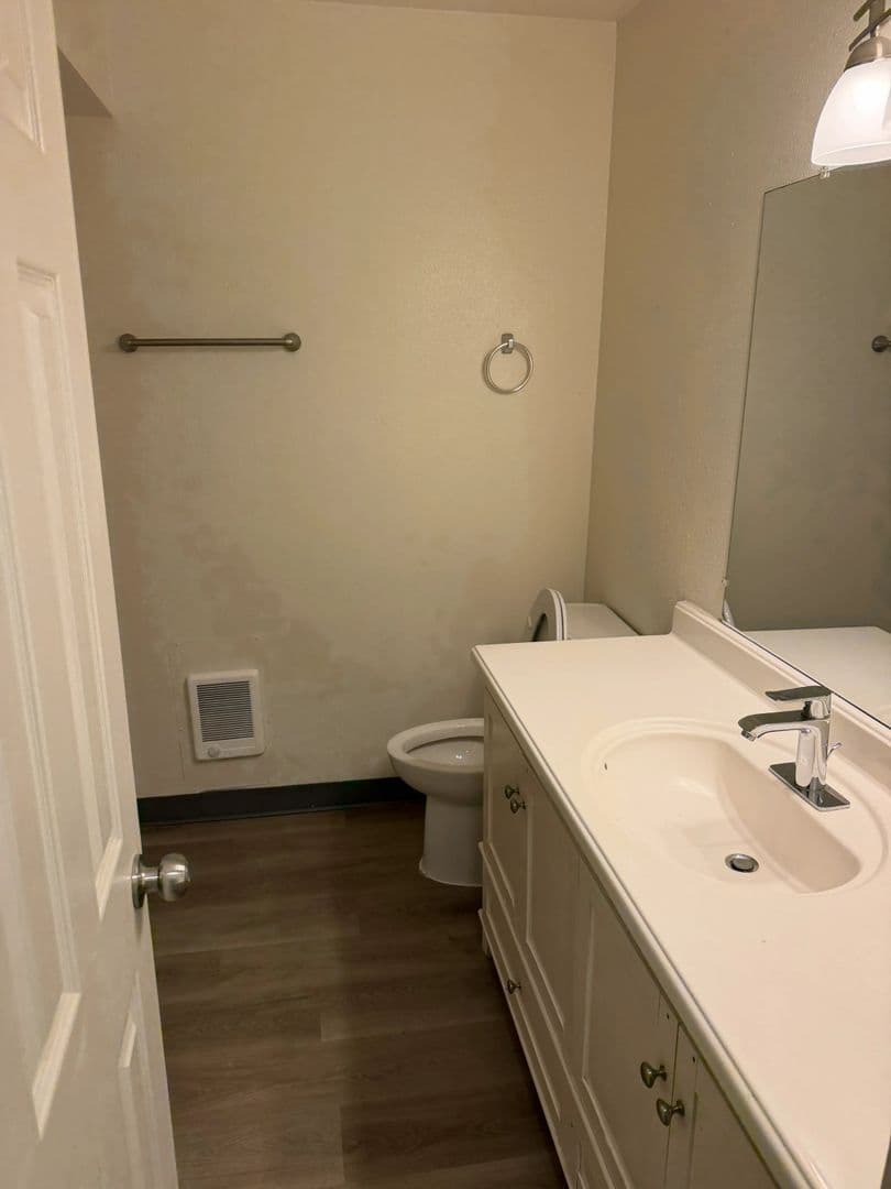 Portland Apartment: 16300 & 16400 E. Burnside St.