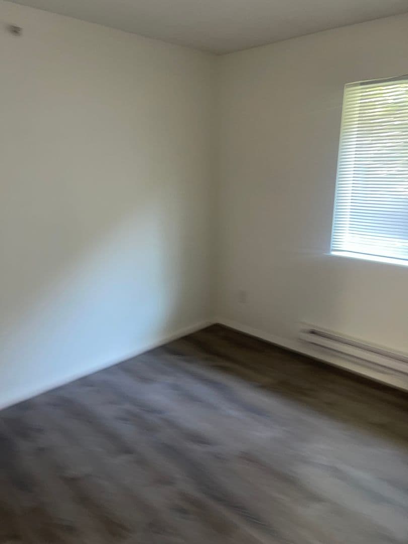 Portland Apartment: 12026 SE Ash St