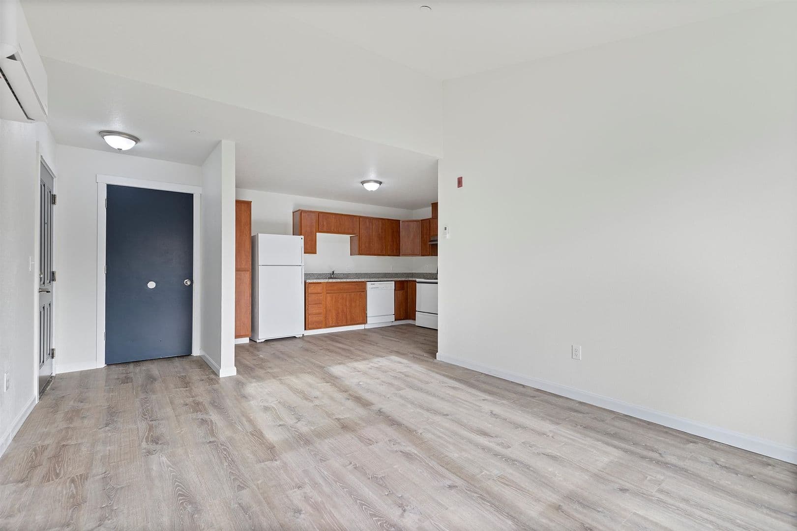 Portland Apartment: 450 SE 127th Ave.