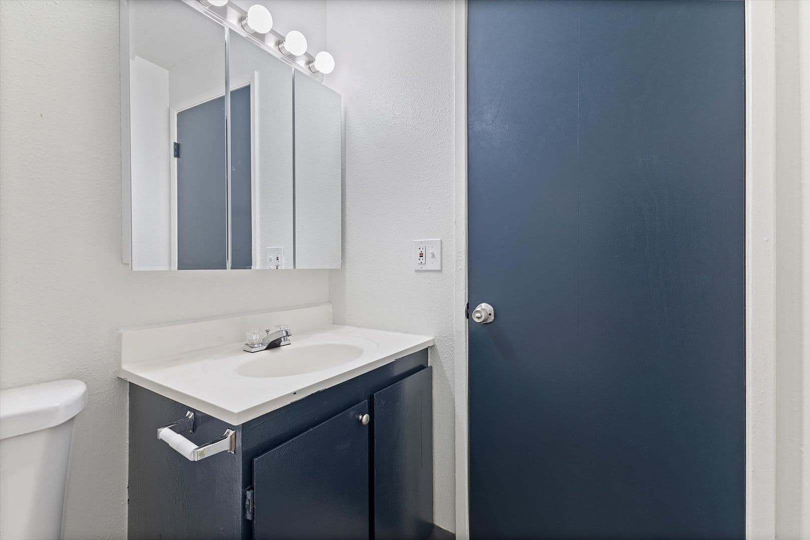 Portland Apartment: 16000 SE Alder St.