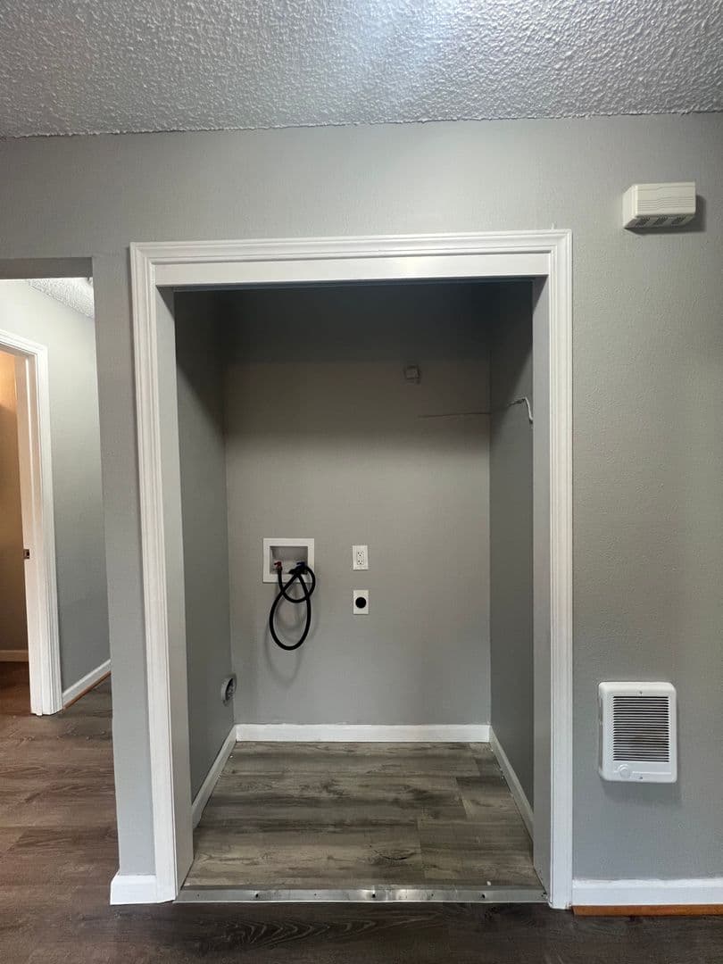 Portland Apartment: 15851-15881 E. Burnside St.