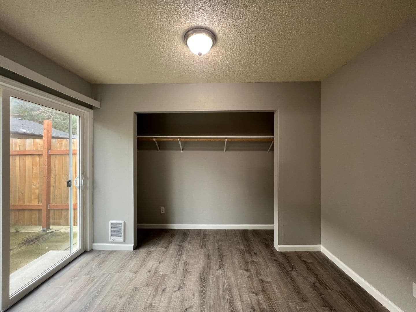 Portland Apartment: 746 SE 187th ave