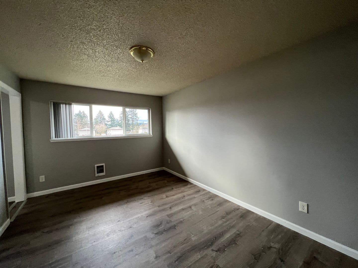 Portland Apartment: 16124 SE Alder St.
