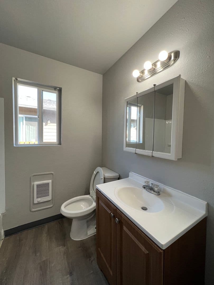Portland Apartment: 635-741 SE 182nd