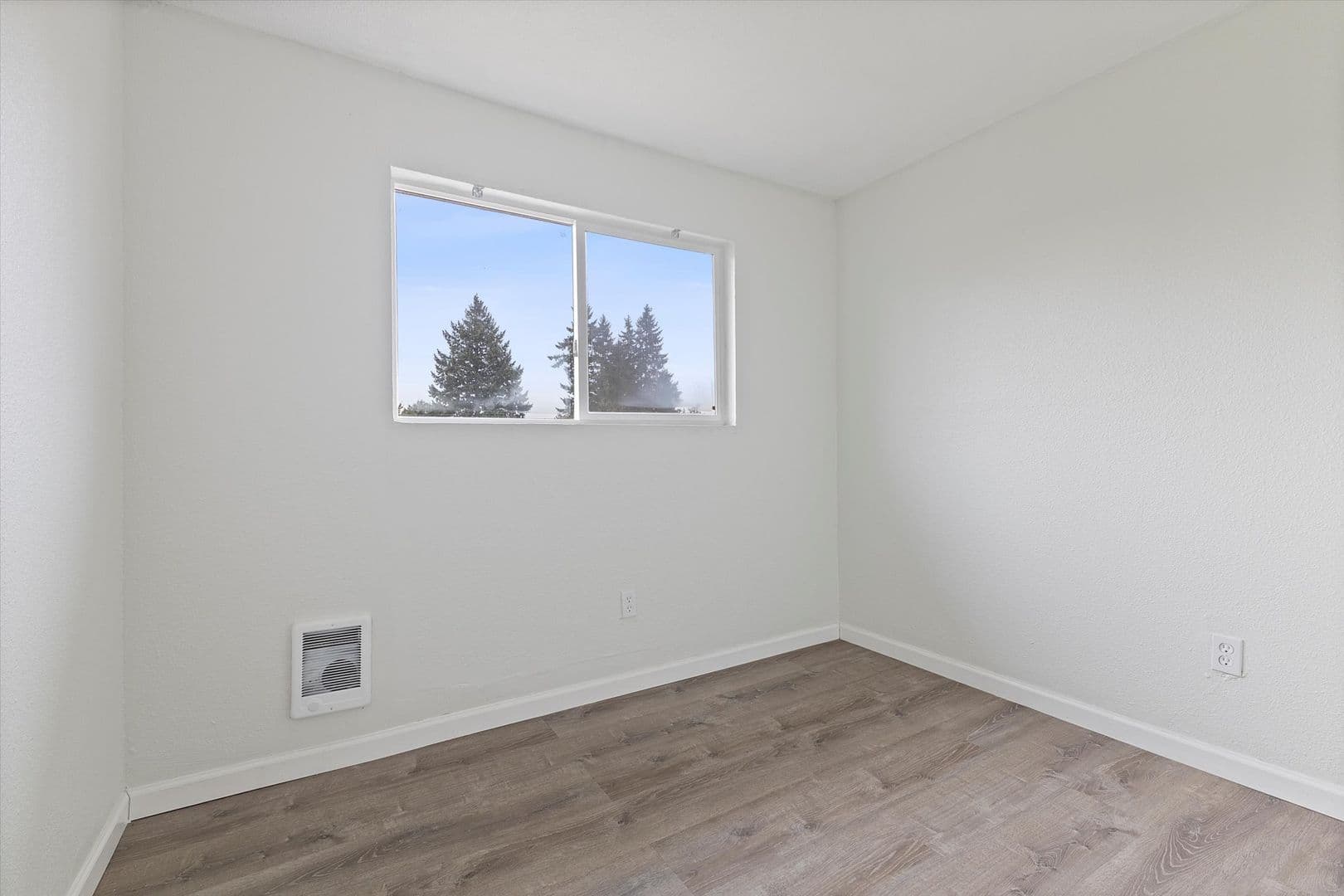 Portland Apartment: 16000 SE Alder St.