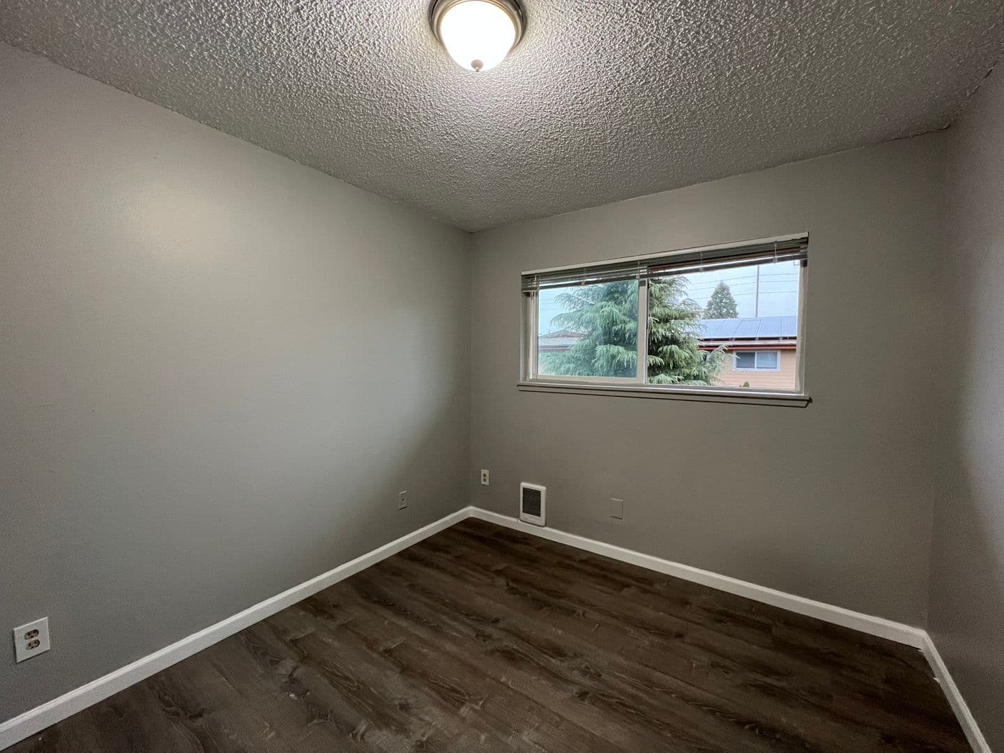 Portland Apartment: 16124 SE Alder St.