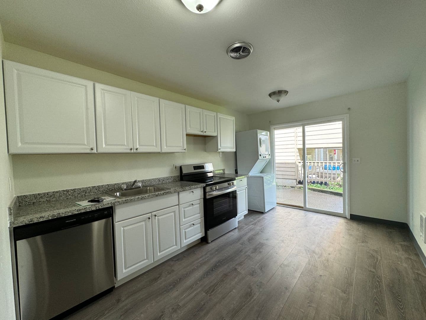 Portland Apartment: 635-741 SE 182nd