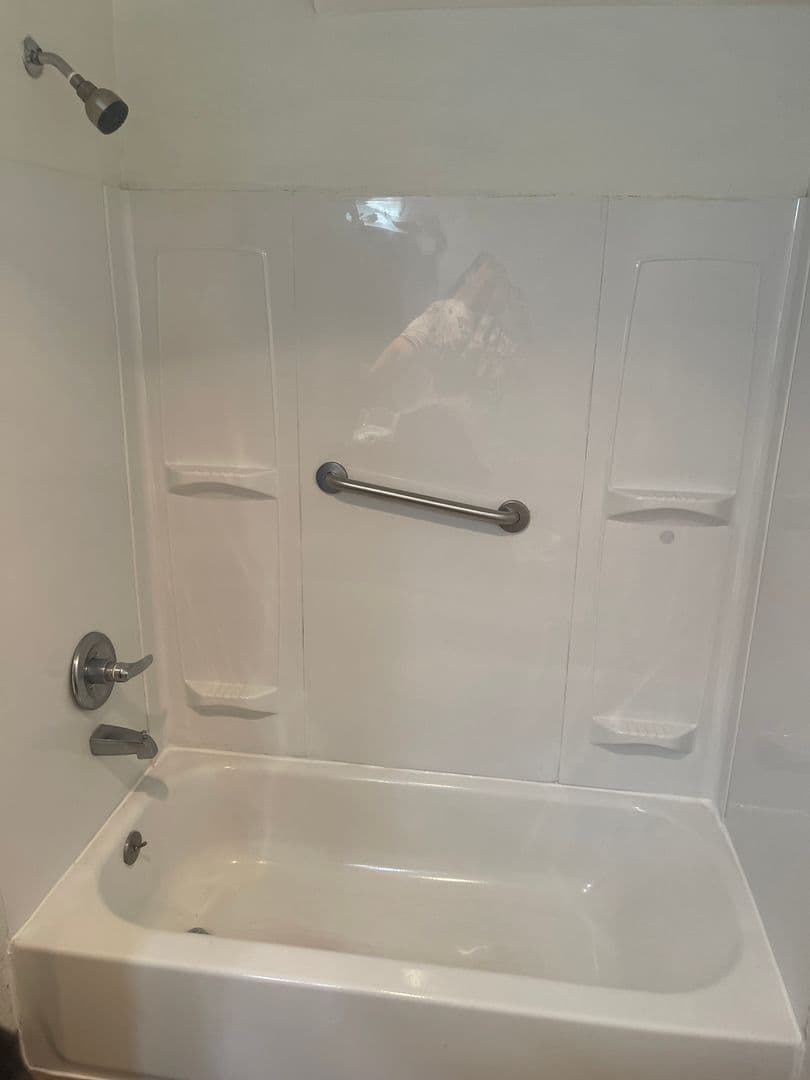 Portland Apartment: 12026 SE Ash St