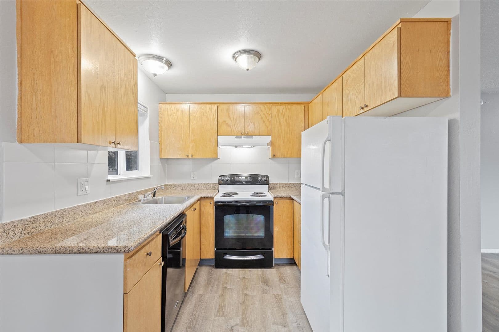 Portland Apartment: 13801-13865 SE Stark