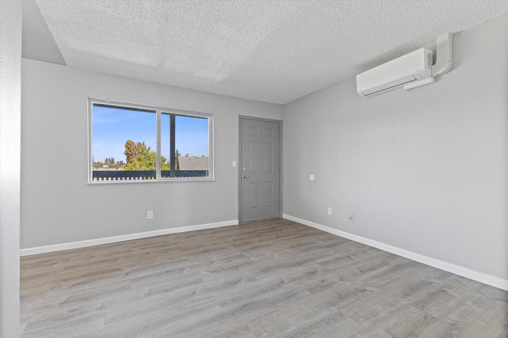 Portland Apartment: 635-741 SE 182nd