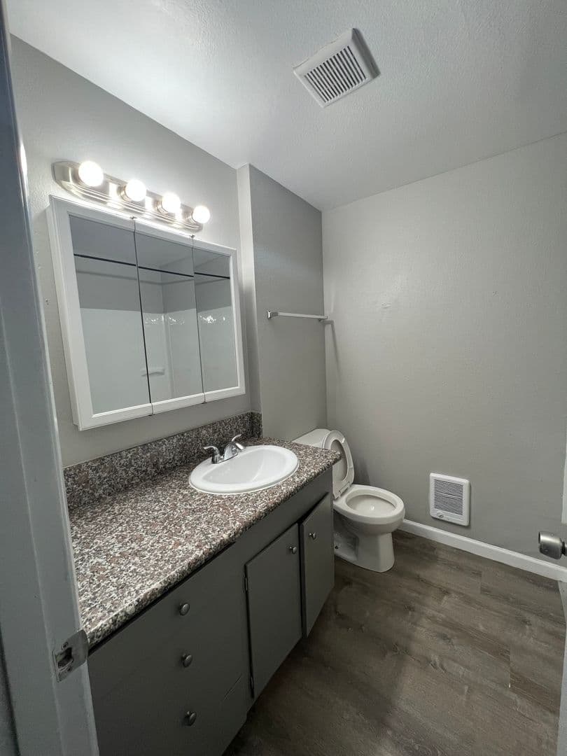 Portland Apartment: 14808-14932 E Burnside St.