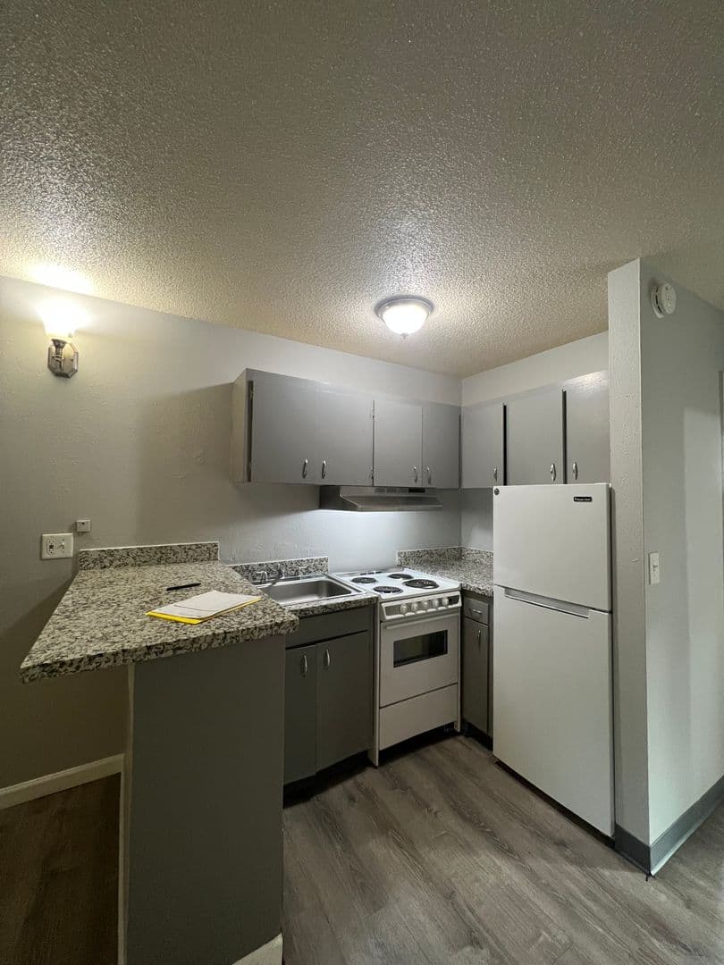 Portland Apartment: 746 SE 187th ave