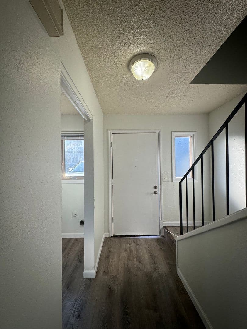 Portland Apartment: 10329 NE Prescott St.