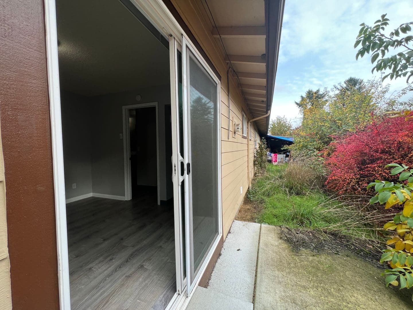 Portland Apartment: 746 SE 187th ave